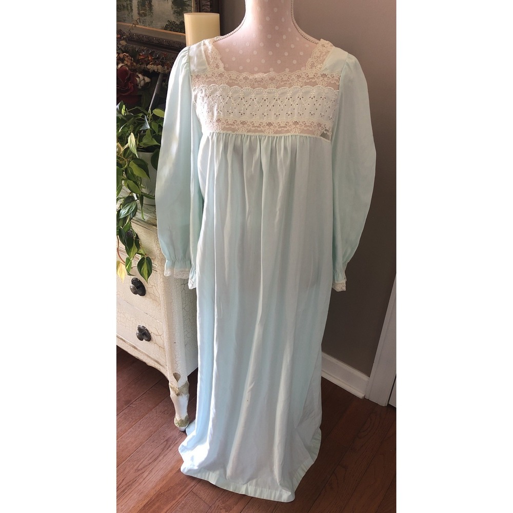 VTG Vanity Fair Nightgown Gown Long Green Satin Long Sleeve Women's Medium USA
